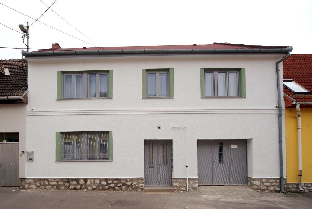 Jaderooms Eger Extérieur photo